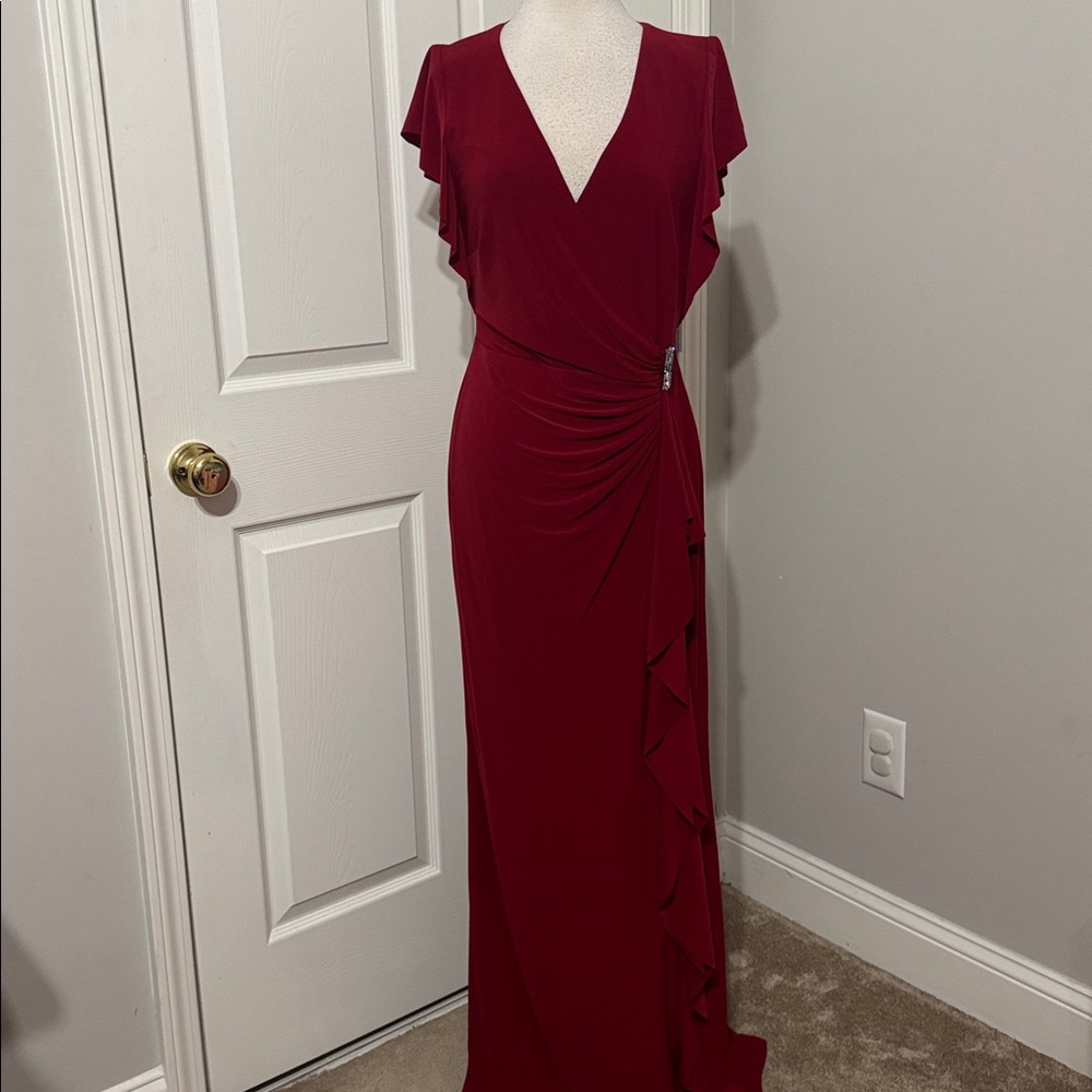 Lauren Ralph Lauren short sleeve red gown, size 10